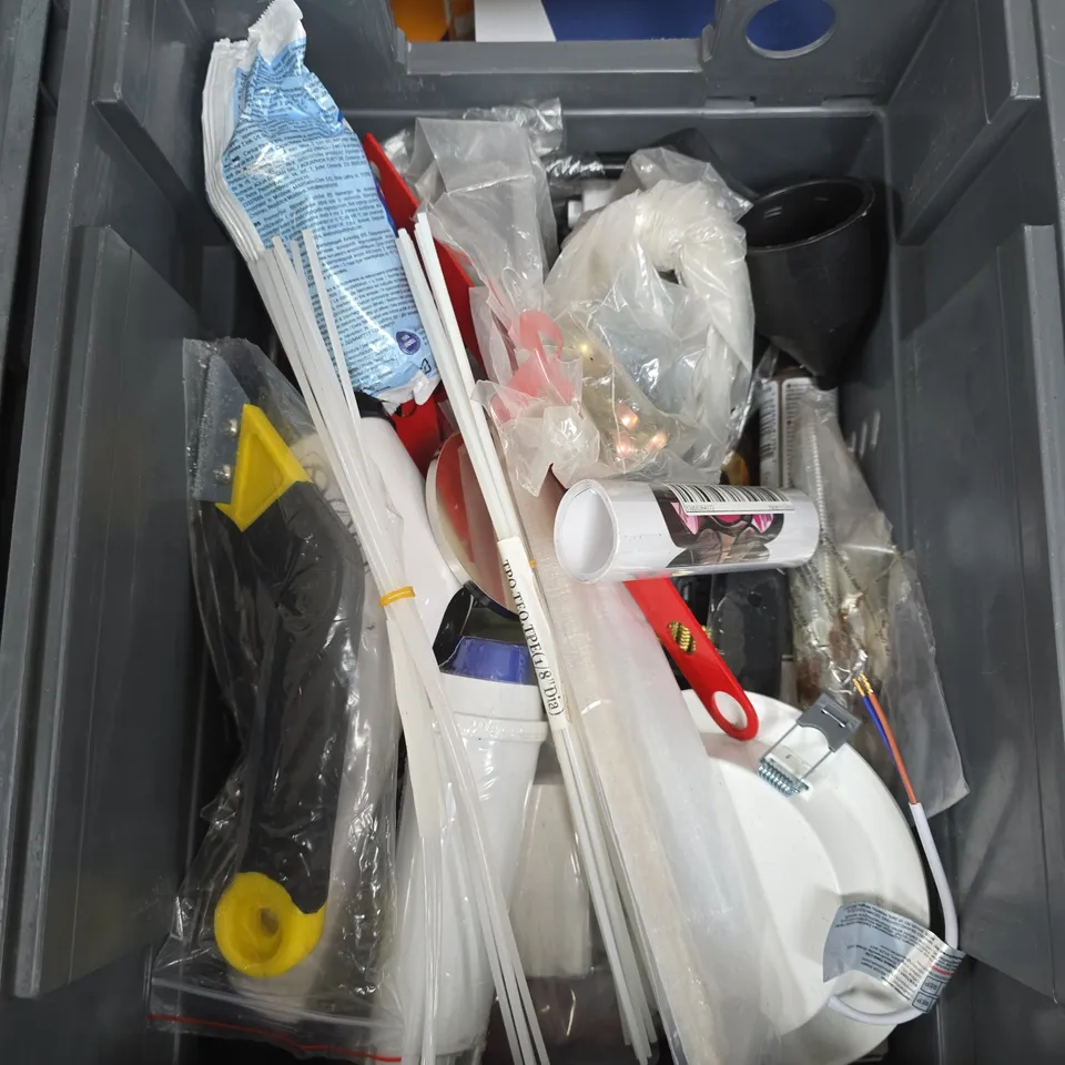 APPROXIMATELY 15 ASSORTED HOUSEHOLD PRODUCTS TO INCLUDE RECYCLING BAGS, HARD AS NAILS ADHESIVE, TENNIS BALLS, KITCHEN UTENSIL ETC 