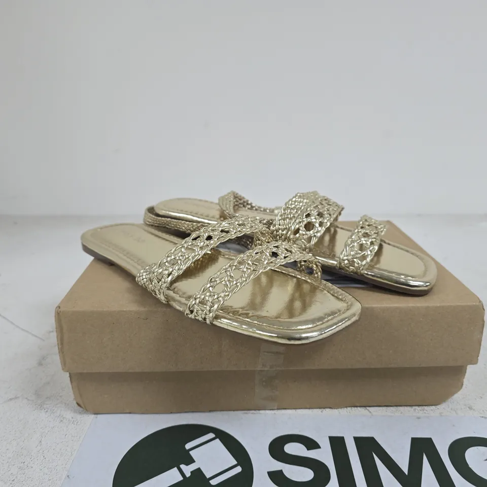 SIMPLY BE GIA EXTRA WIDE GOLD SANDALS SIZE 9 BOXED