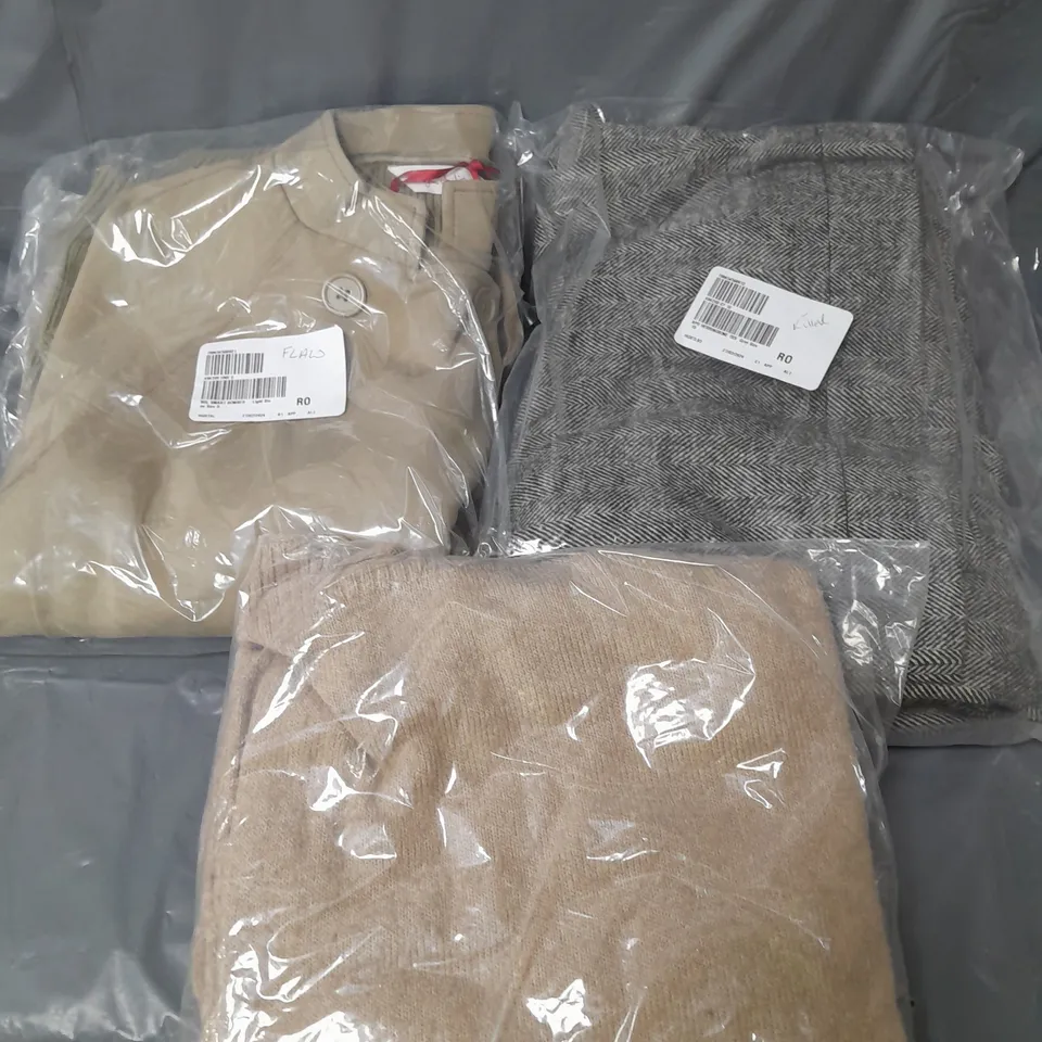 APPROXIMATELY 10 LADIES CLOTHING ITEMS TO INCLUDE TROUSERS, JACKET AND LOUNGEWEAR VARIOUS COLOURS, SIZES AND STYLES