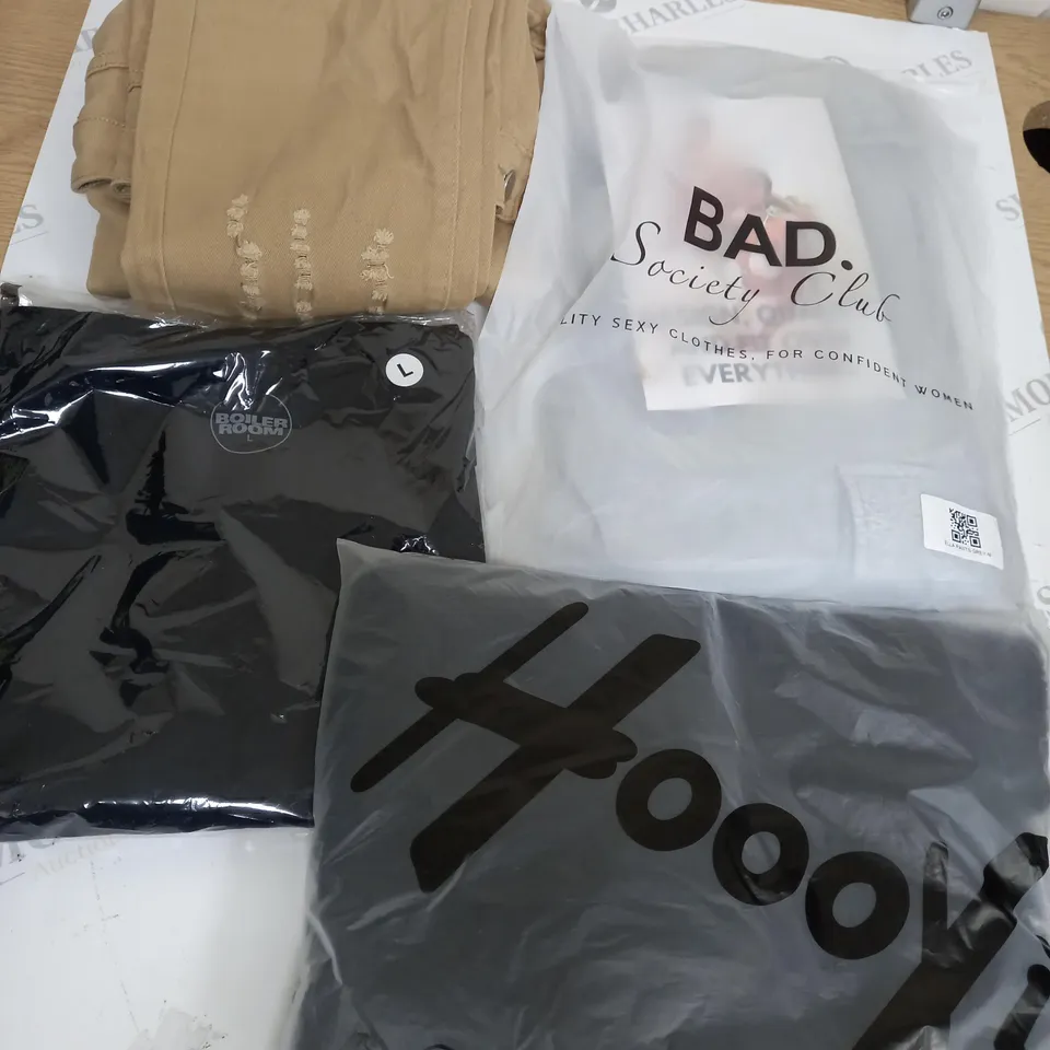 BOX OF APPROX. 50 ASSORTED CLOTHING VARYING IN SIZE/COLOUR/STYLE TO INCLUDE:  TOPS, TROUSERS, JUMPERS