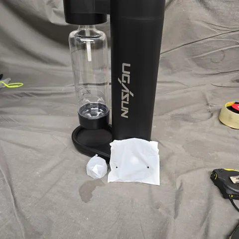 SODA WATER MAKER WITH 1L PET BOTTLE – BLACK KITCHEN APPLIANCE 