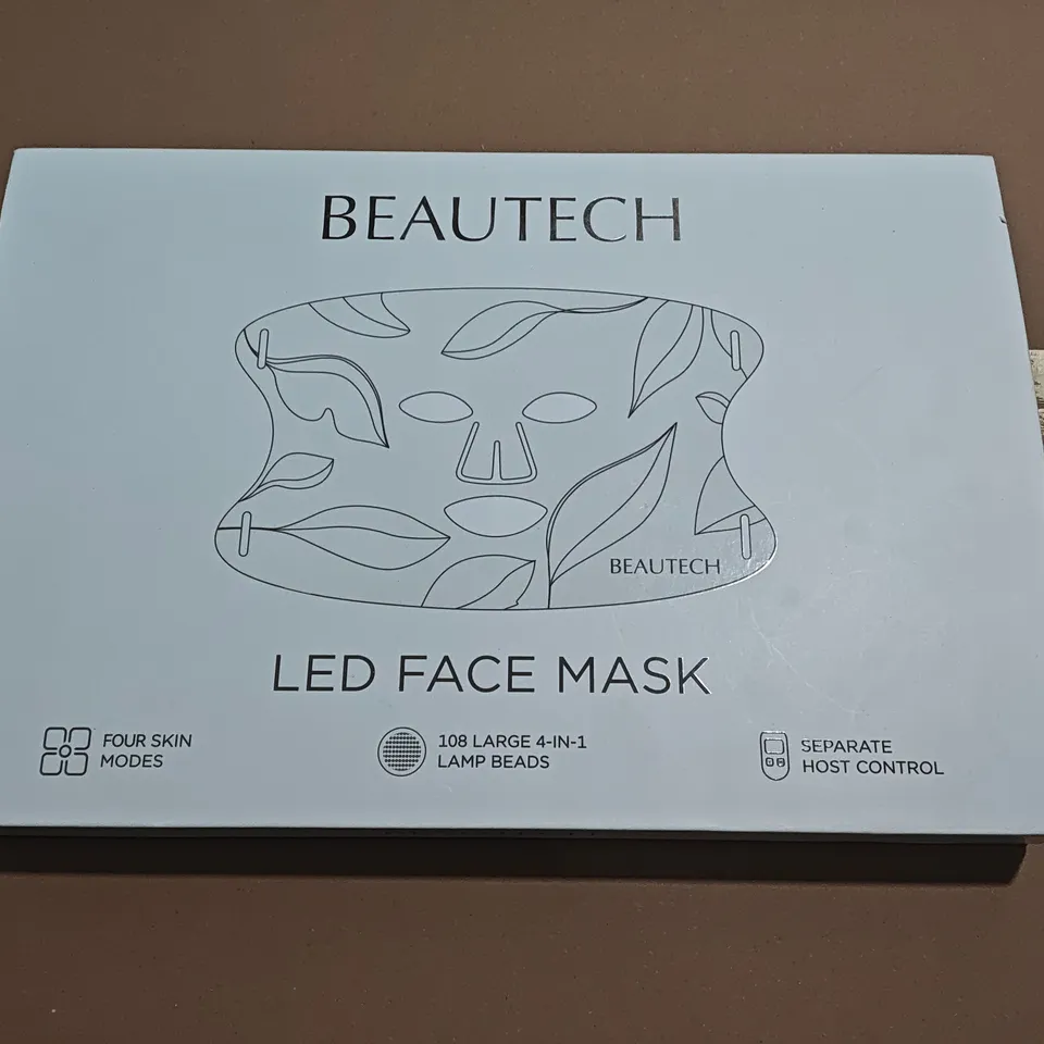 BEAUTECH LED FACE MASK WITH CONTROLLER SET – BOX AND ACCESSORIES