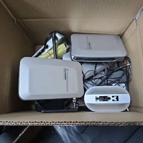 APPROXIMATELY 10 ASSORTED DYNAMODE ROUTERS