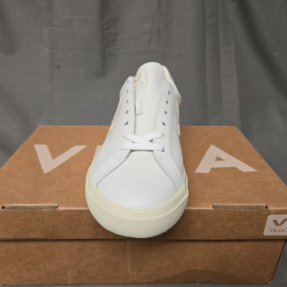 BOXED VEJA ESPLAR LOGO LEATHER EXTRA WHITE TRAINERS - UK 5