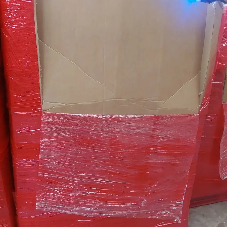 PALLET CONTAINING A LARGE QUANTITY OF ASSORTED ITEMS INCLUDING: STEAM CLEANER, TOILET SEAT, BLINDS ECT