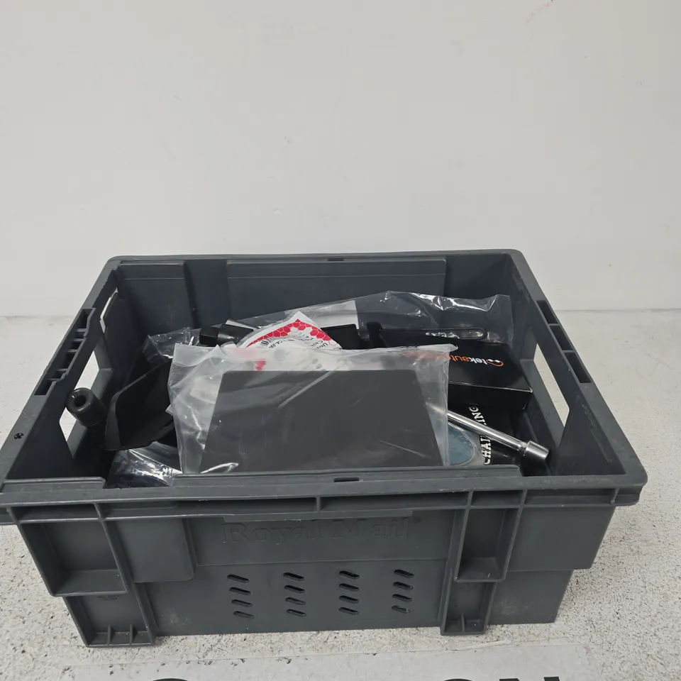 APPROXIMATELY 25 ASSORTED ITEMS INCLUDING MOPAR GENUINE PARTS AND ACCESSORIES OBTURATEUR, PAXANPAX UNIVERSAL CAPACITOR AND A TOYOTA EMBLEM