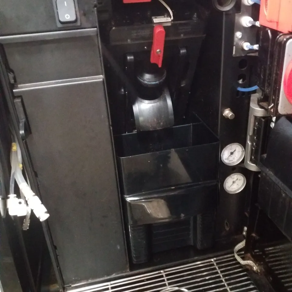 FRANKE A600 COFFEE MACHINE WITH FRIDGE