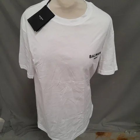 BALMAIN CHEST LOGO TSHIRT IN WHITE SIZE M