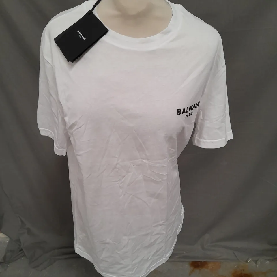 BALMAIN CHEST LOGO TSHIRT IN WHITE SIZE M