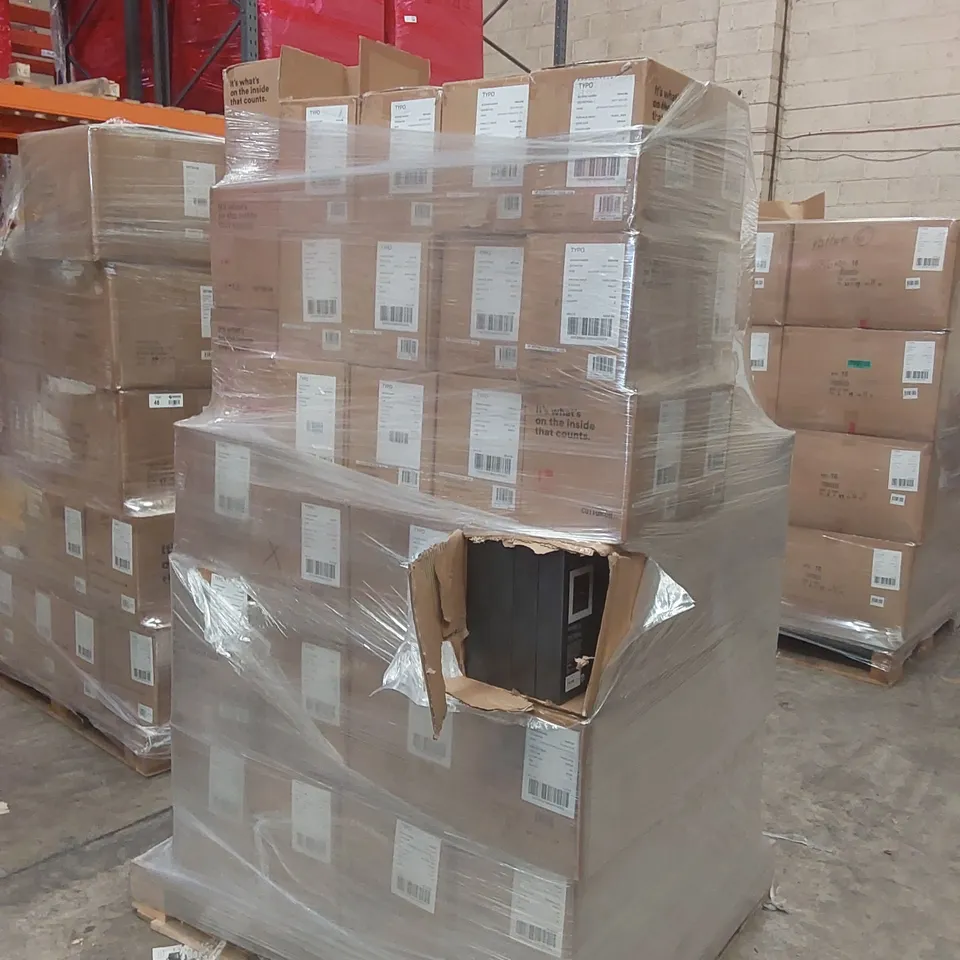 PALLET CONTAINING A VERY LARGE QUANTITY OF BRAND NEW ASSORTED ITEMS INCLUDING: TROPHY PLANTER ORNAMENTS, SCENTED CANDLES, TYPO DESK CLOCKS