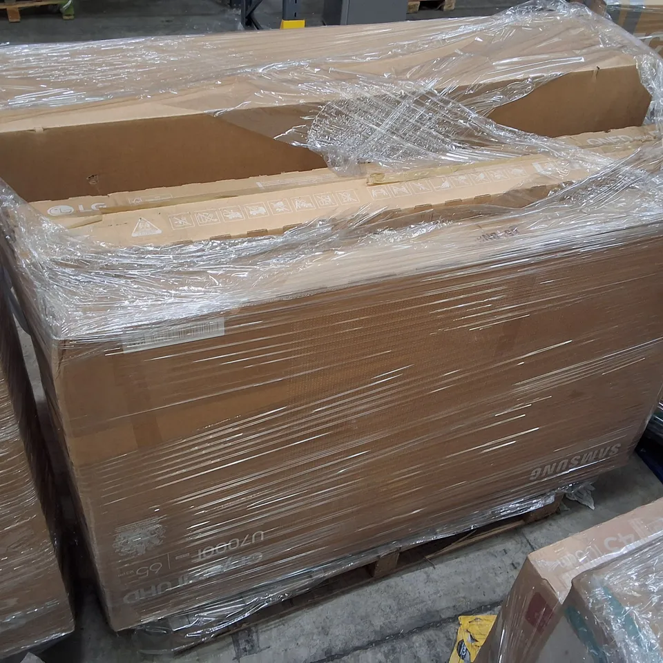 PALLET CONTAINING 5 ASSORTED DAMAGED TVS