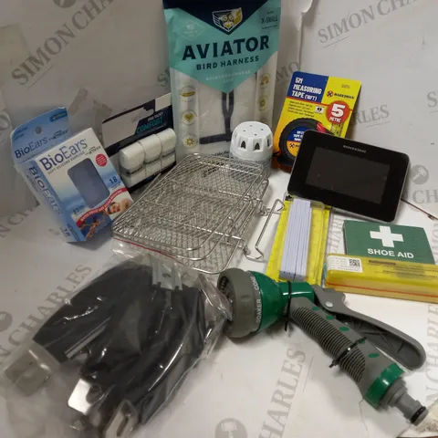ASSORTED HOUSEHOLD ITEMS 