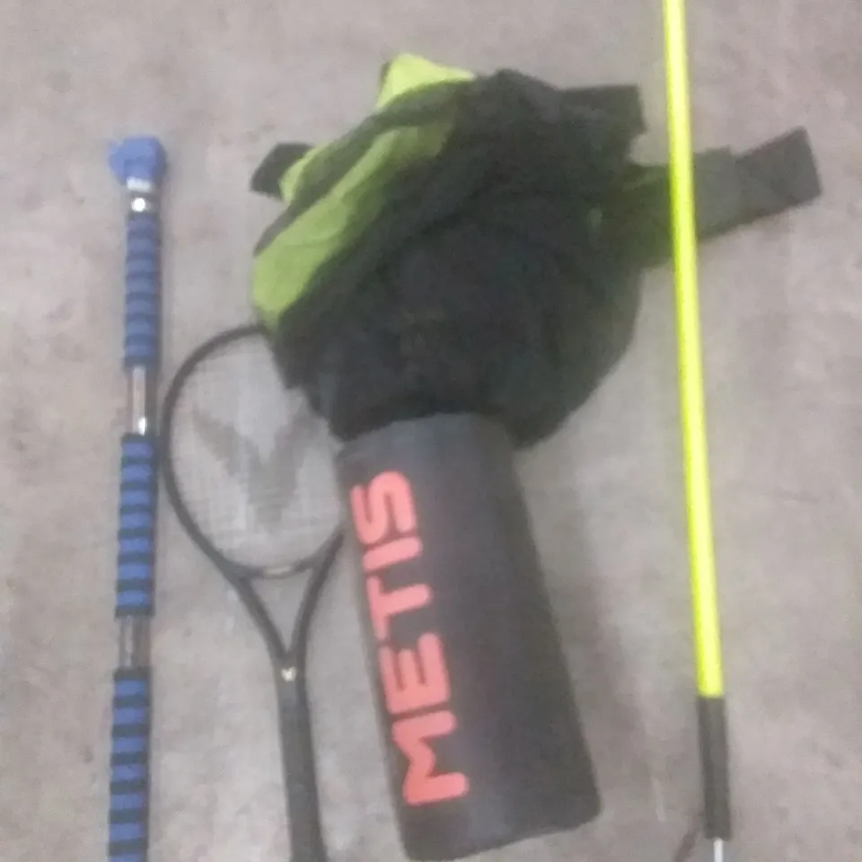 CAGE OF APPROX 12 ASSORTED ITEMS TO INCLUDE- VERMONT TENNIS RACKET -PULL UP PADDED BAR - FORZA FLEX FOOTBALL OBSTACLE ECT