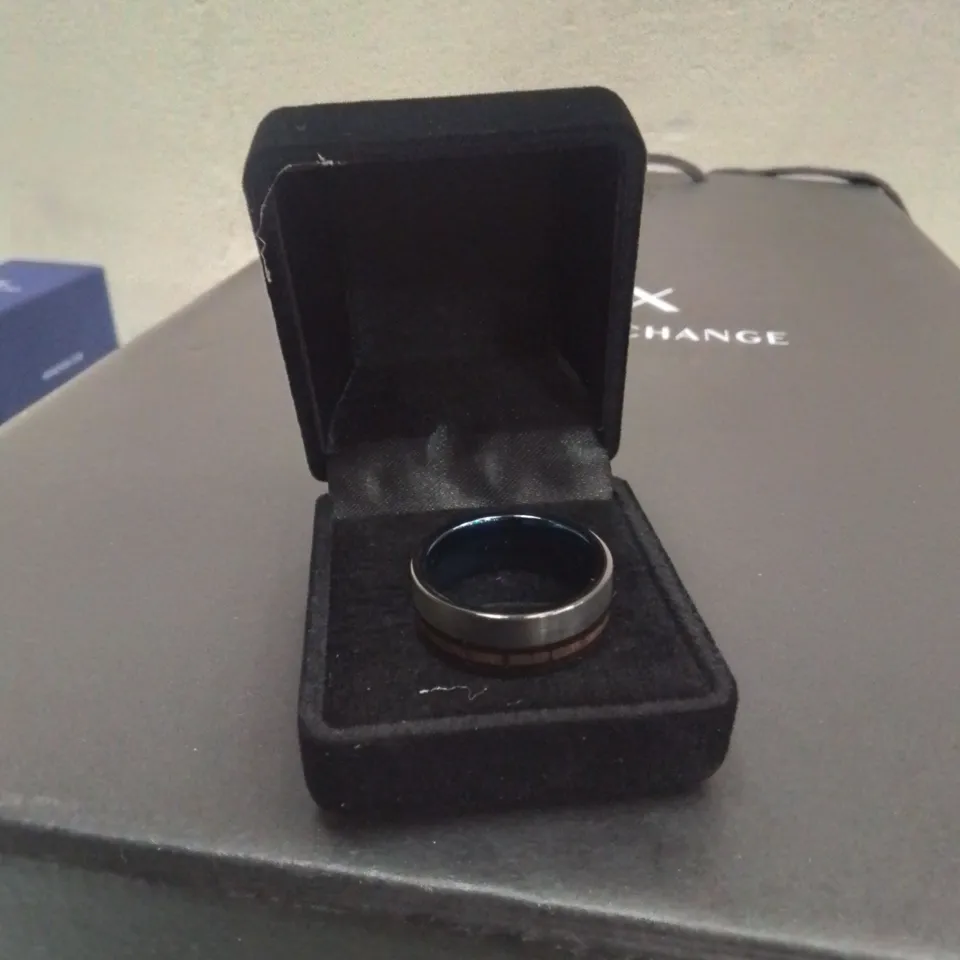 BOXED MENS STYLISH MODERN RING.