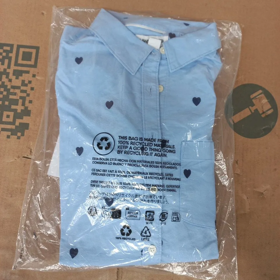 BAGGED LAND'S END LONG SLEEVE OXFORD SHIRT IN BLUE SIZE SMALL