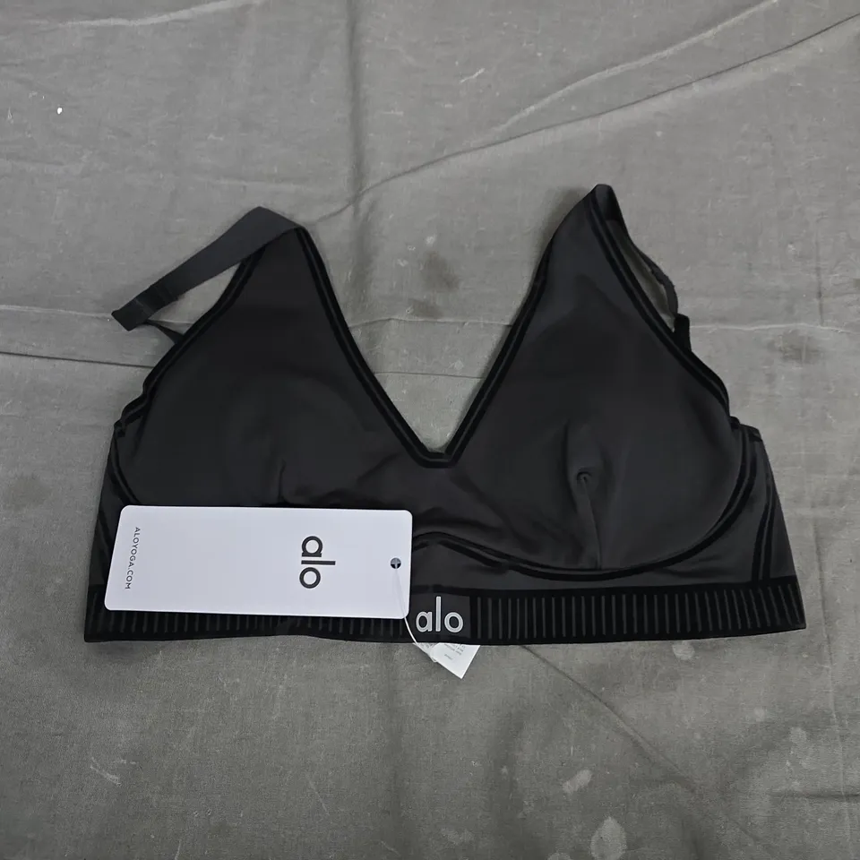 ALO YOGA AIRBRUSH HEART THROB BRA – SNUGGLE UP A-10, BLACK, UK 8