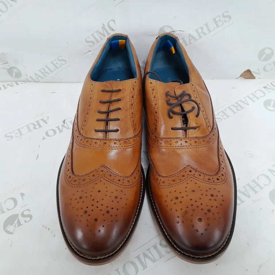 PAIR OF OSWIN HYDE HEELED LACE UP SHOES IN CHESTNUT - SIZE 10