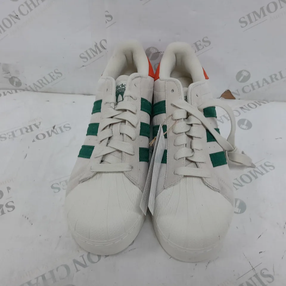 PAIR OF ADIDAS SUPERSTAR TRAINERS IN WHITE/GREEN - UK 11.5