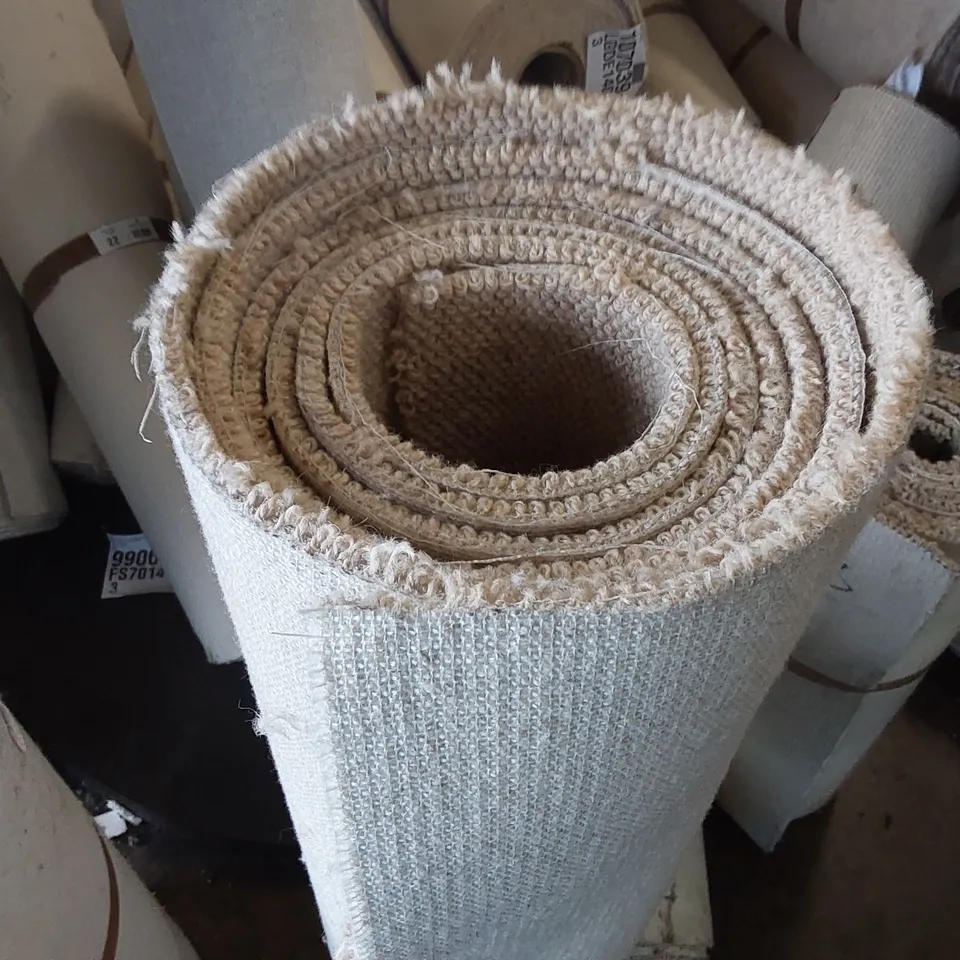 ROLL OF QUALITY LAKELAND HERD LOOP CARPET - APPROXIMATELY 1.4 x 3m