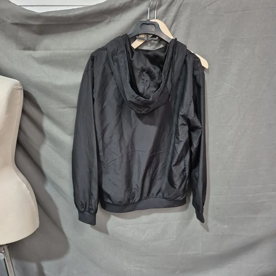 MEN'S BLACK HOODED WINDBREAKER JACKET (M) 