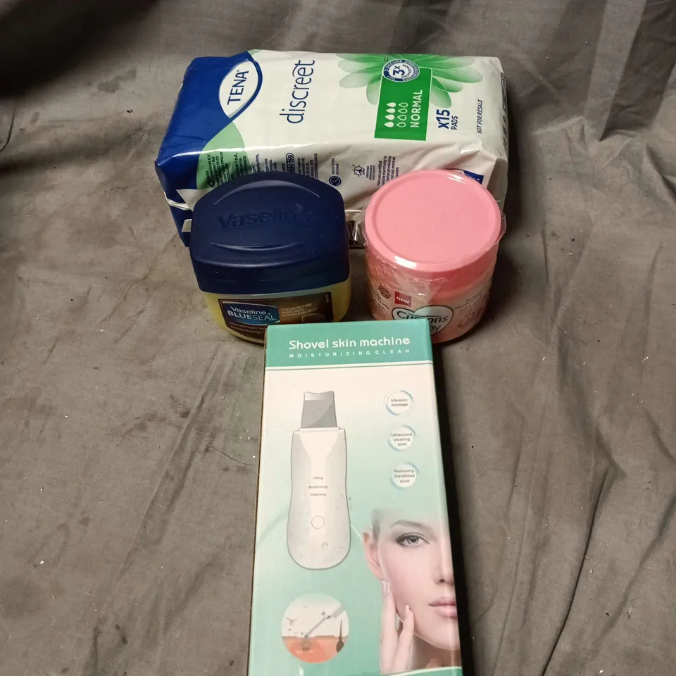 APPROXIMATELY 15 ASSORTED COSMETIC PRODUCTS TO INCLUDE VASELINE, TENA DISCREET, CUSSONS BABY JELLY, SHOVEL SKIN MACHINE ETC