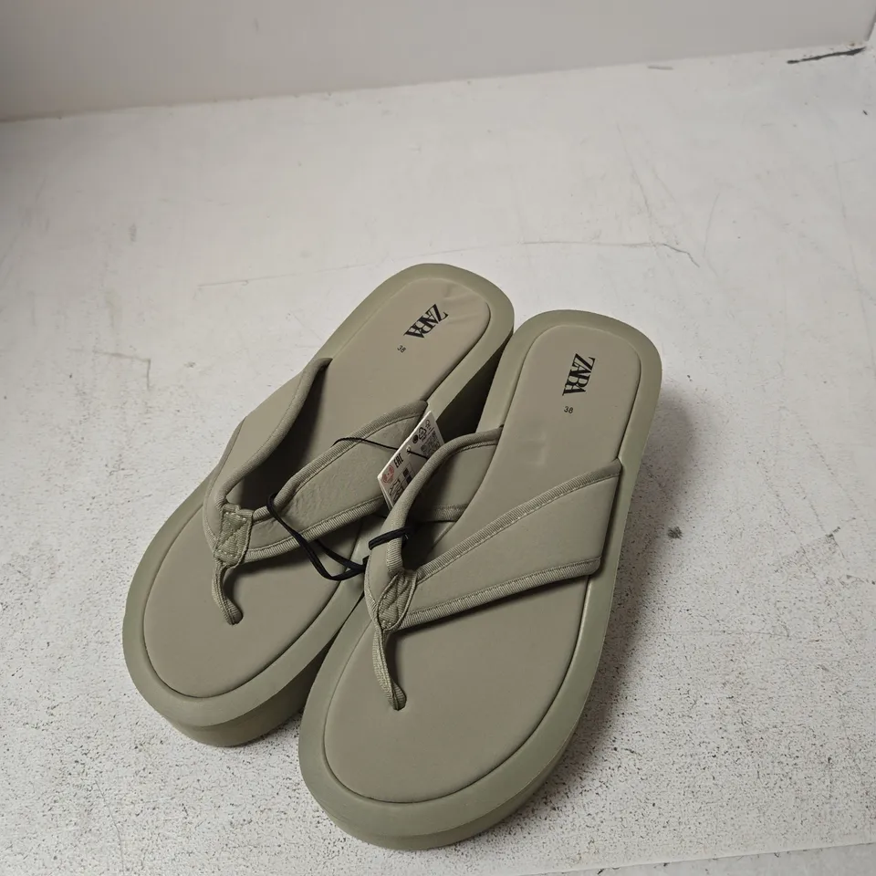 ZARA WOMEN'S BEIGE PLATFORM FLIP-FLOP SANDALS – UK 5 (EU 38)