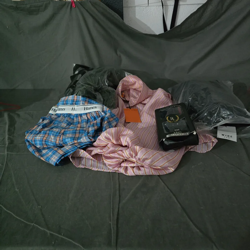 APPROXIMATELY 30 ASSORTED ITEMS OF CLOTHING INCLUDING HANES CHECK BOXER SHORTS LARGE, RALPH LEWIS MENS SOCKS 6 - 11, STINE GOYA XS ROSE PIN STRIPE SHIRT AND ASOS KHAKI FLUFFY KNIT CARDIGAN SMALLL