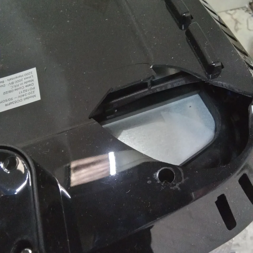 BOXED DOMO DELI FRYER WITH ACCESSORIES 