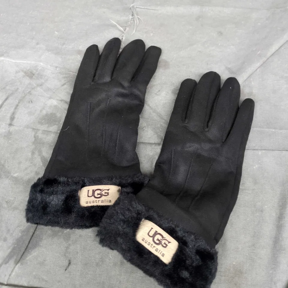 UGG GLOVES IN BLACK 
