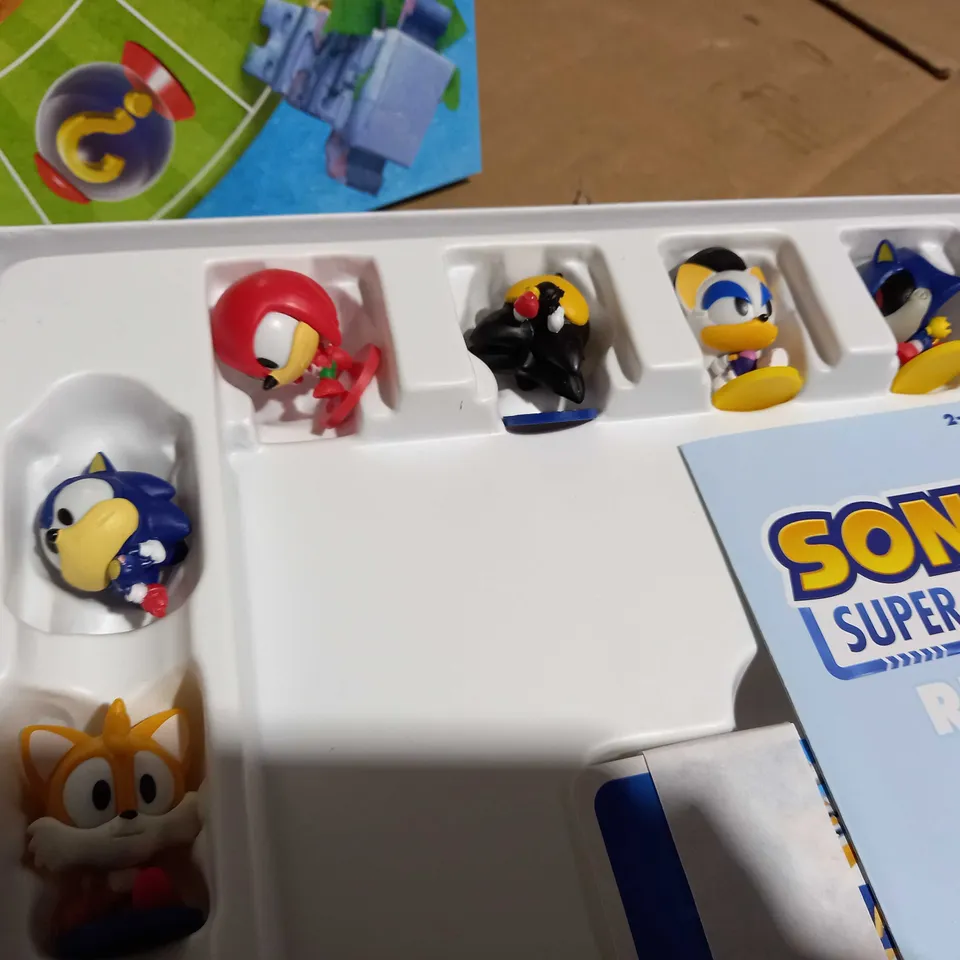 SONIC THE HEDGEHOG SUPER TEAMS RACING BOARD GAME   7+