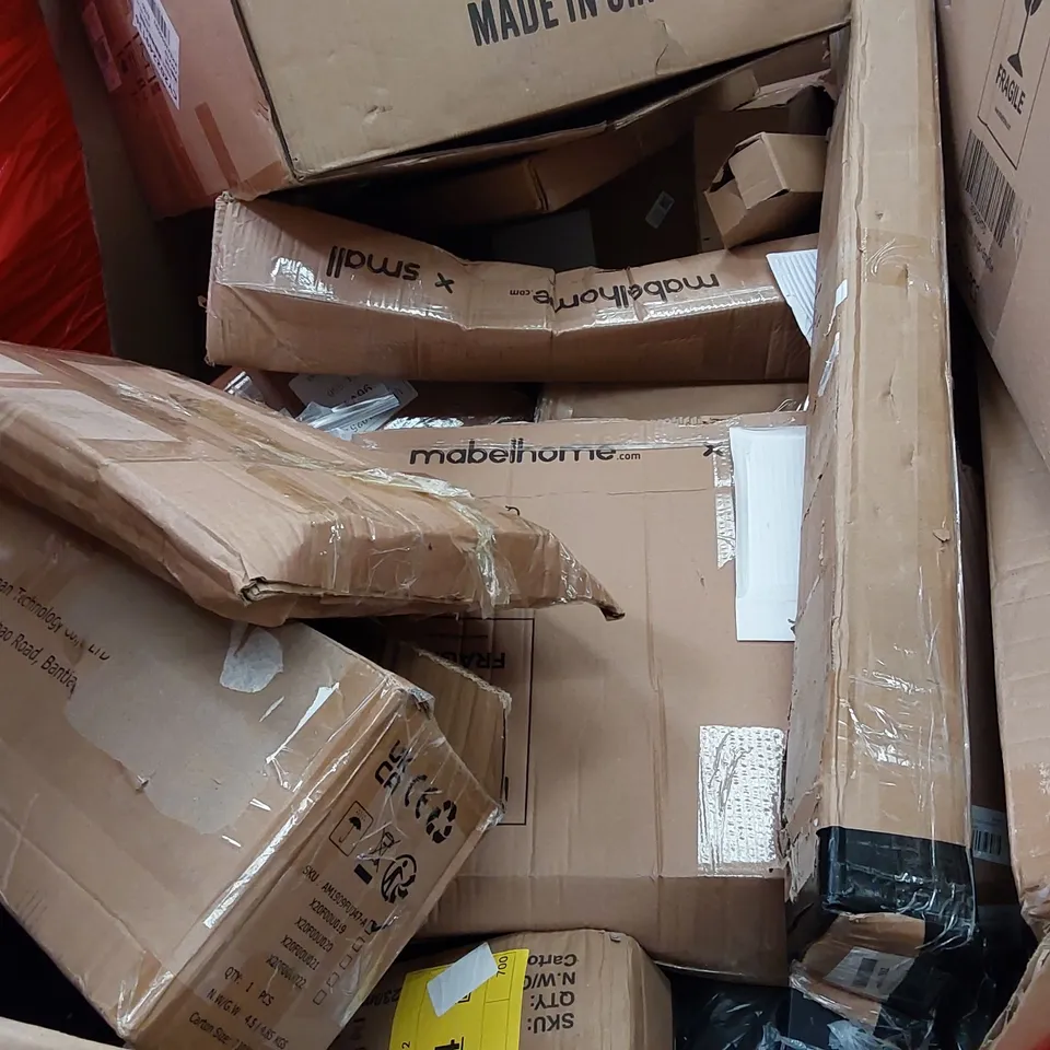 PALLET OF ASSORTED ITEMS INCLUDING: ROLLER BLINDS, ARTIFICIAL PLANT, GAMING HEADSET, TOY MONSTER TRUCK, DRAIN CLEANER