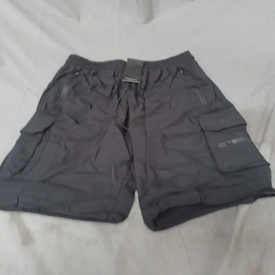 SYENTI CARGO SHORTS SIZE M