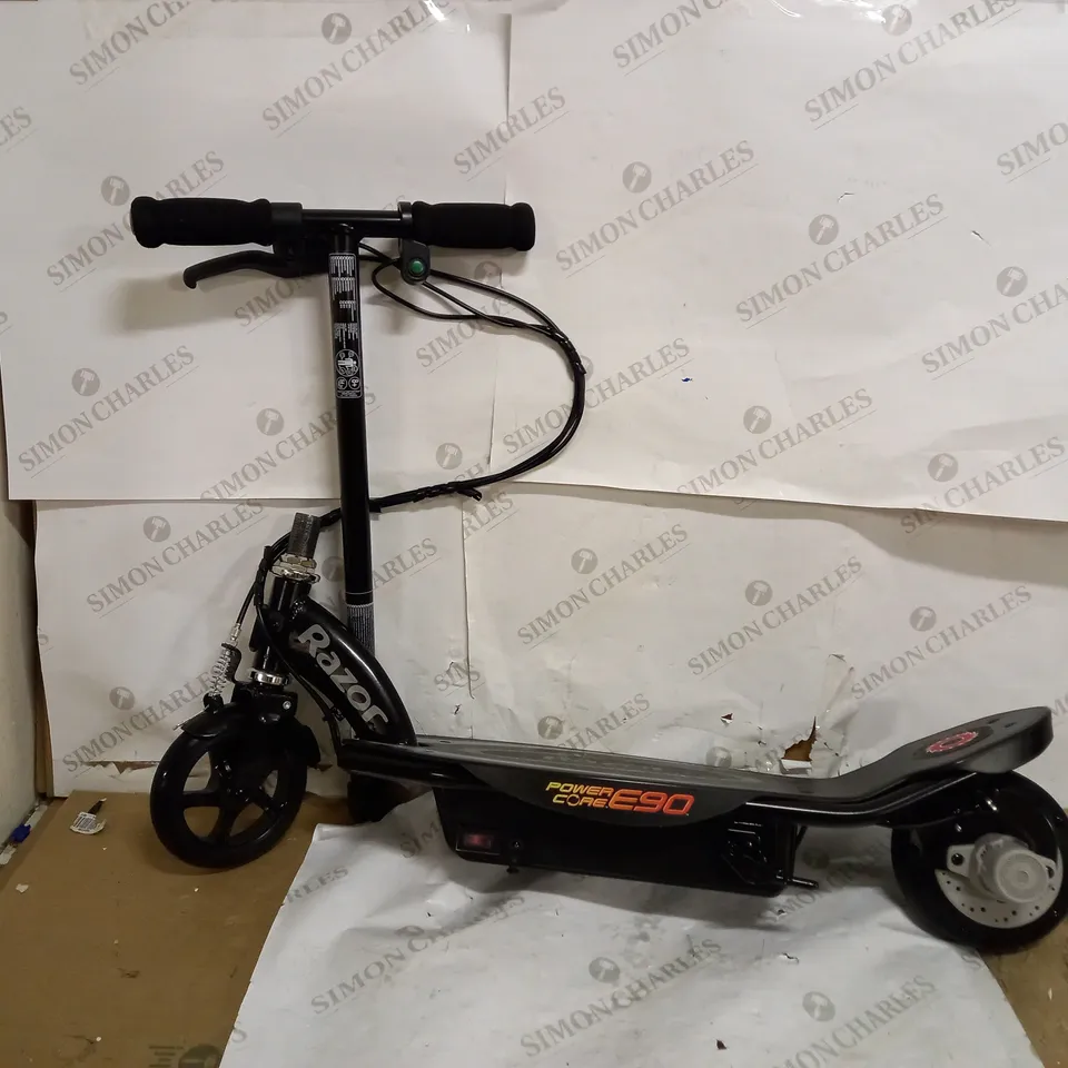 RAZOR POWERCORE E90 SCOOTER BLACK RRP £199.99