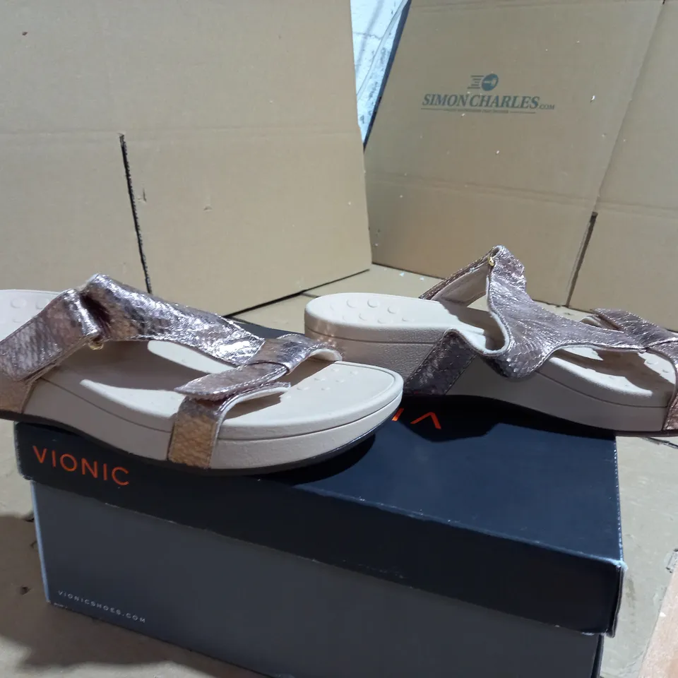 VIONIC ELLIE SANDAL IN PINK SIZE 7