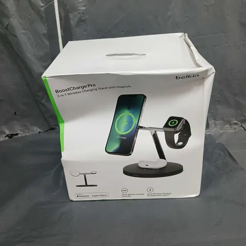 BOXED BELKIN BOOSTCHARGE PRO 3 IN 1 WIRELESS CHARGING STAND