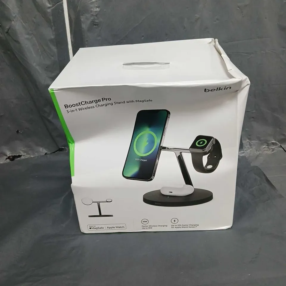 BOXED BELKIN BOOSTCHARGE PRO 3 IN 1 WIRELESS CHARGING STAND RRP £15