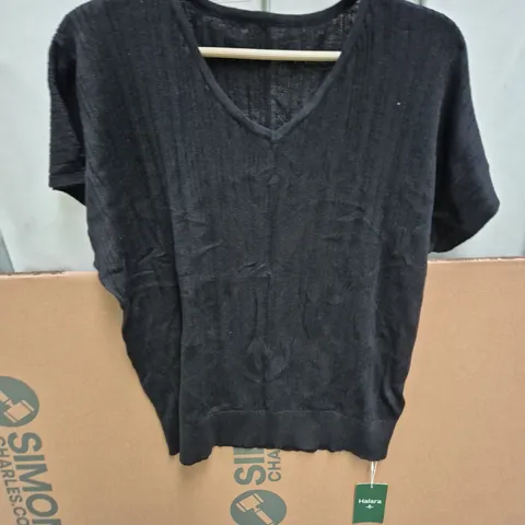 HALARA WOMEN'S BLACK V-NECK KNIT TOP – SIZE M