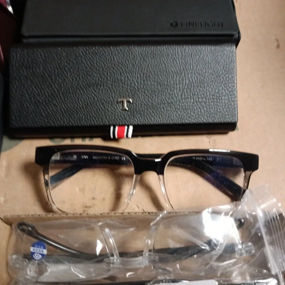 LOT OF APPROXIMATELY 20 ASSORTED GLASSES AND CASES TO INCLUDE ANTOINE YAU, FINELIGHT AND HEALTHPOINT