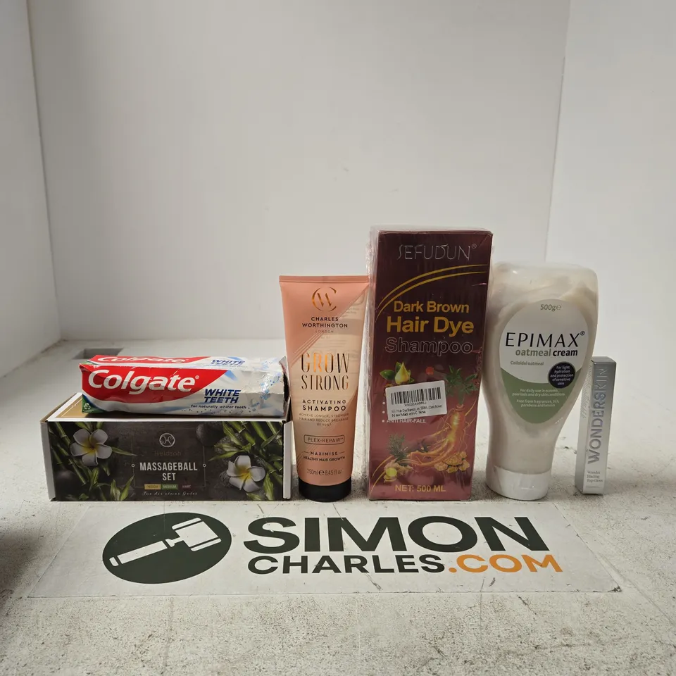 APPROXIMATELY 15 ASSORTED BEAUTY PRODUCTS INCLUDING COLGATE WHITE TEETH, HELDSON MASSAGEBALL SET AND CHARLES WORTHINGTON SHAMPOO