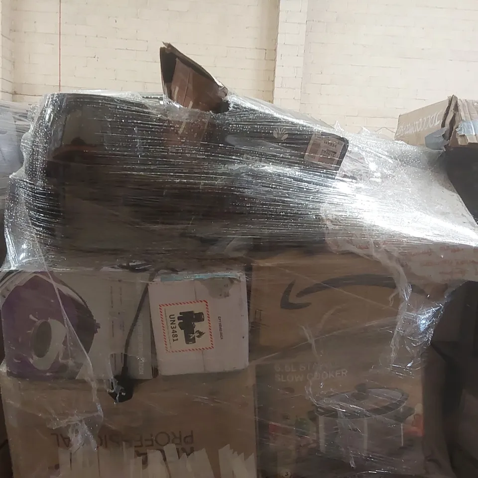 PALLET CONTAINING A VERY LARGE QUANTITY OF ASSORTED ELECTRIC ITEMS INCLUDING: FOLDABLE HEATED AIRER WITH WINGS, SLOW COOKER, DAEWOO VACUUM CLEANER ECT