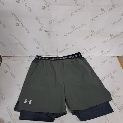 UNDER ARMOUR 2 IN 1 SHORTS SIZE 3XL