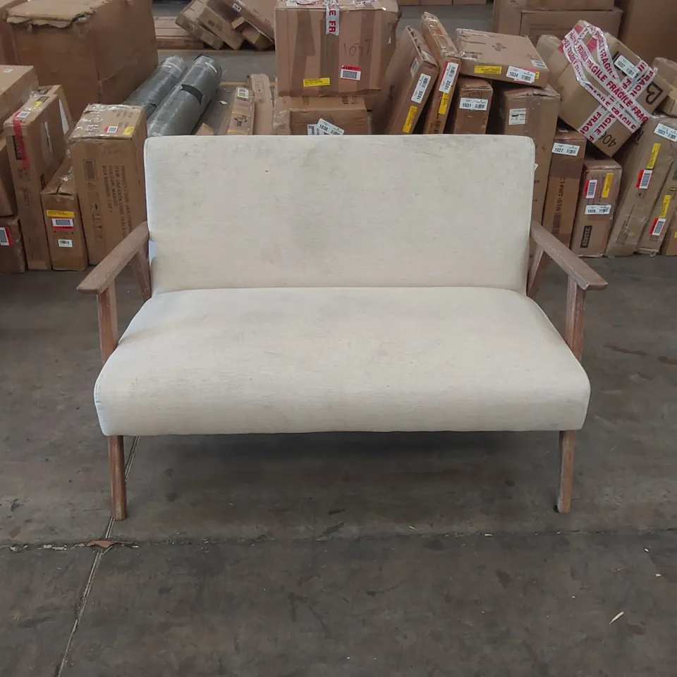 QUALITY DESIGNER HOWTON SOFA
