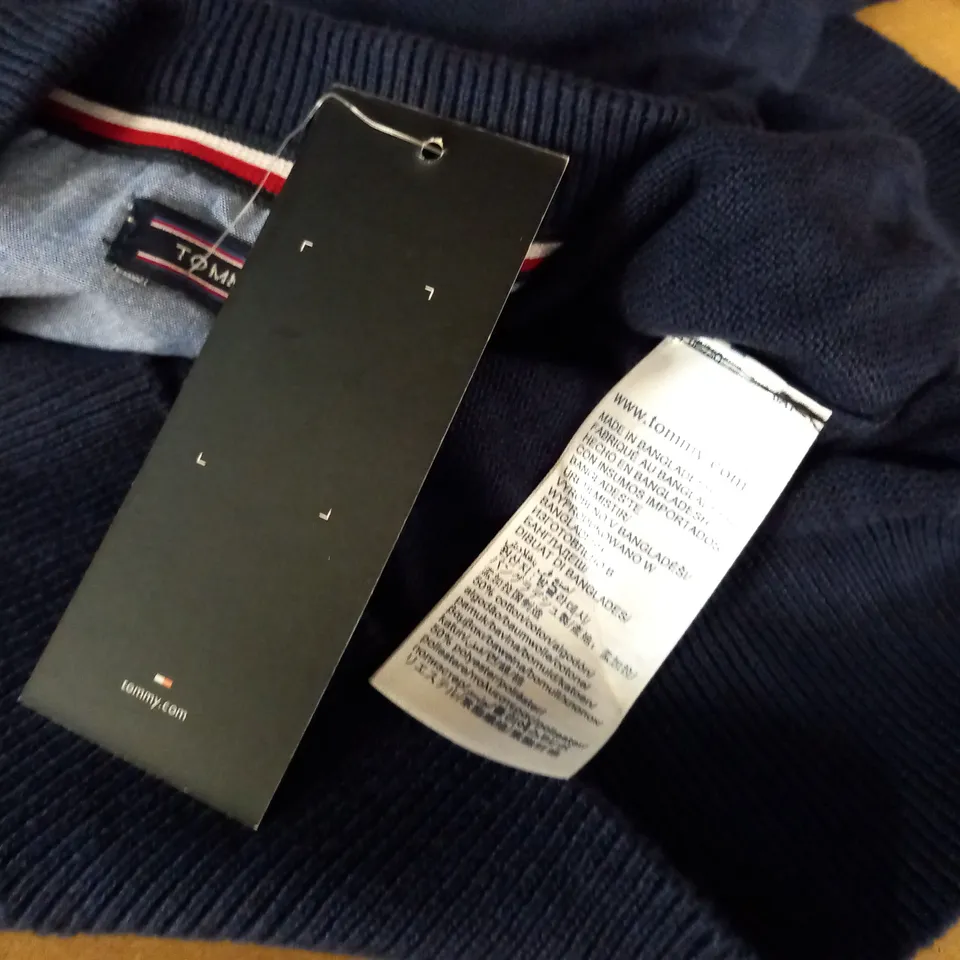 TOMMY HILFIGER NAVY KNIT CREW JUMPER - L