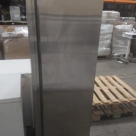 ARCTICA HEC913 SOLID DOOR FREEZER