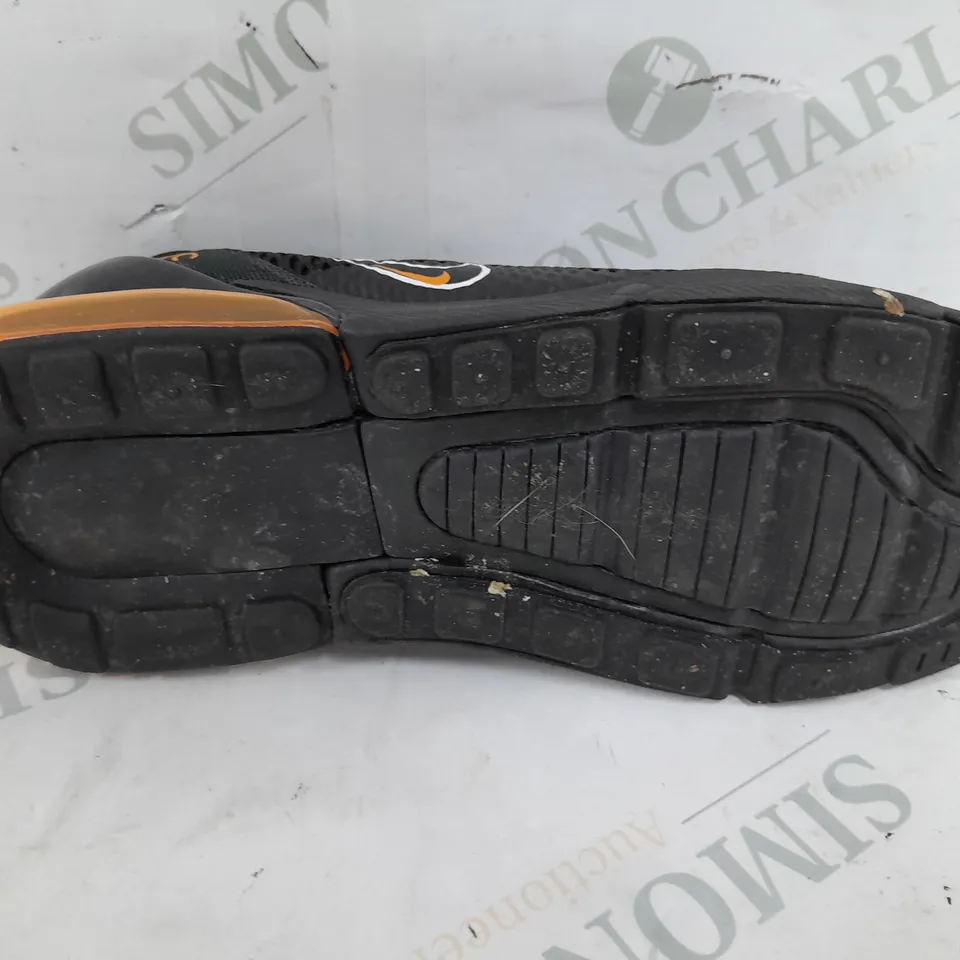 PAIR OF NIKE AIR70 TRAINERS IN BLACK/ORANGE - KIDS UK 2