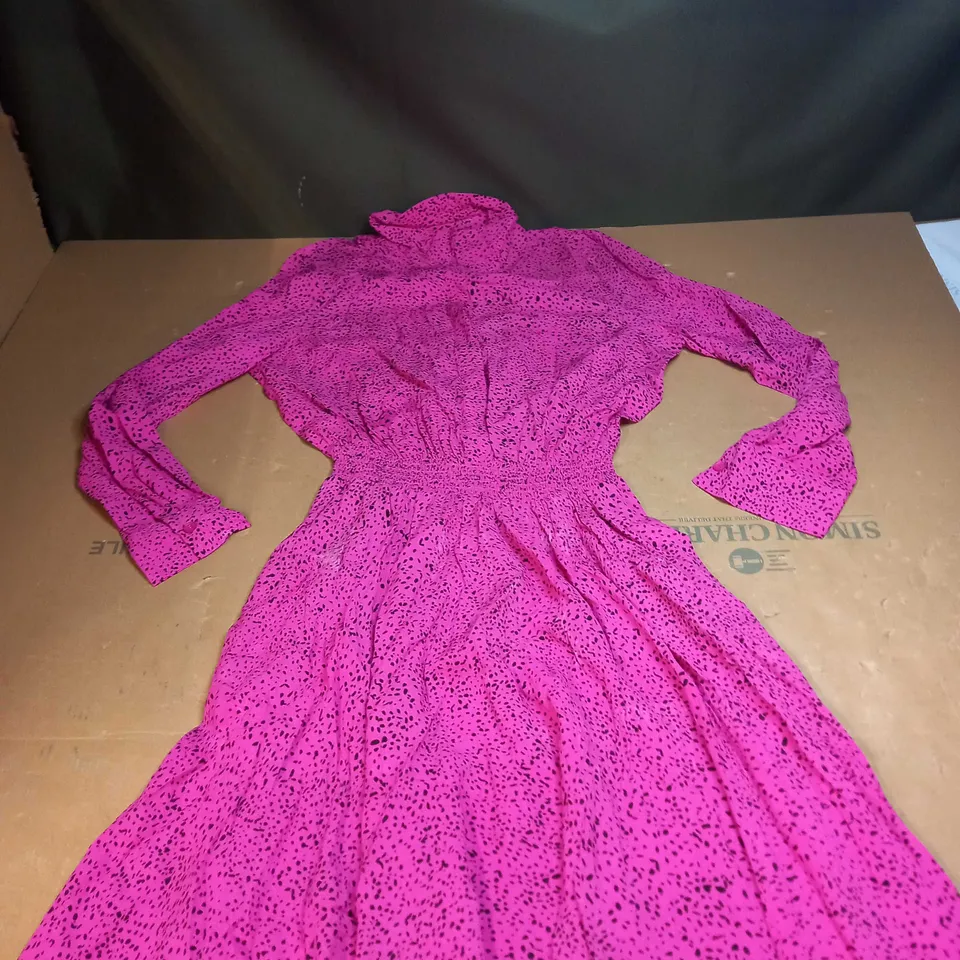 HUSH PATTERN LONG SLEEVE DRESS SIZE UNSPECIFIED