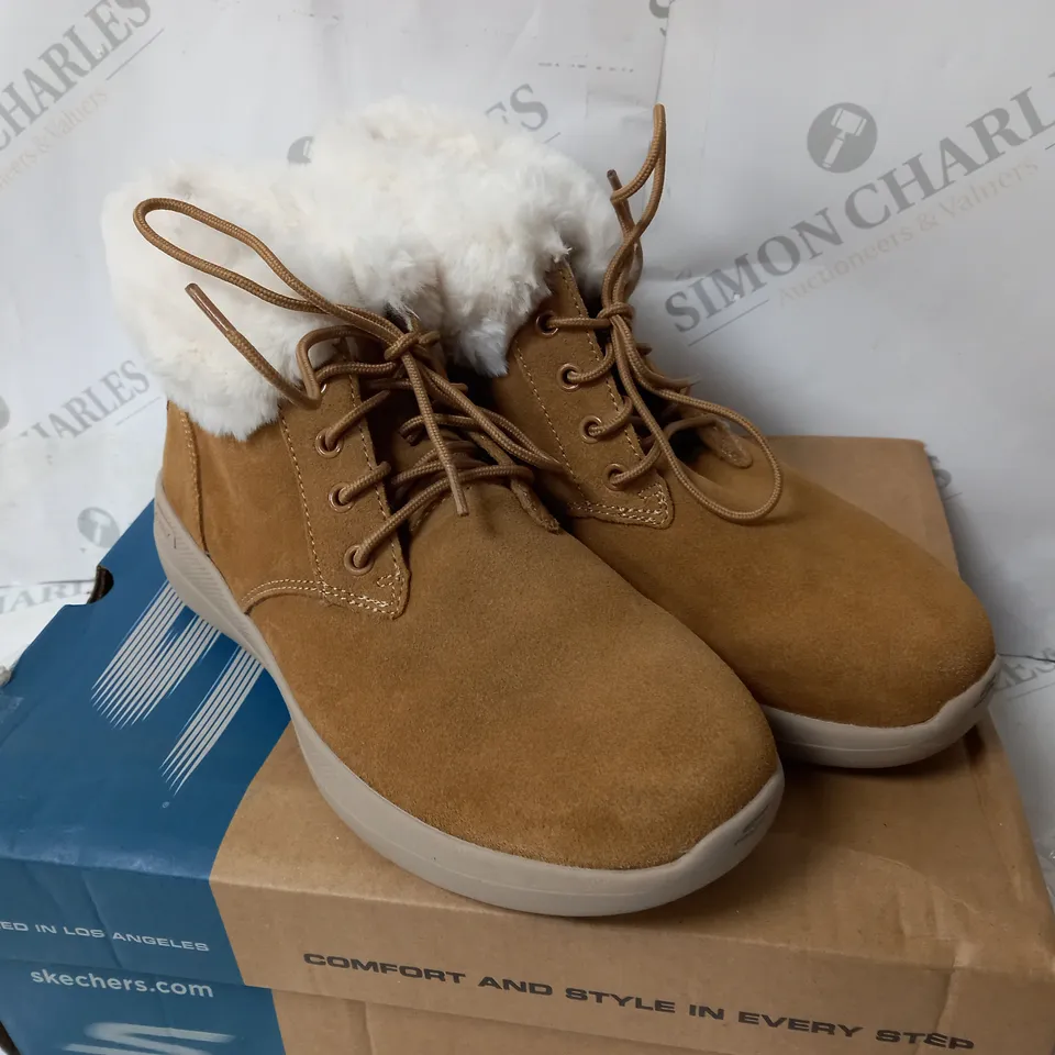 BOXED PAIR OF SKECHERS GO WALK SHOES IN CHESTNUT SIZE 5