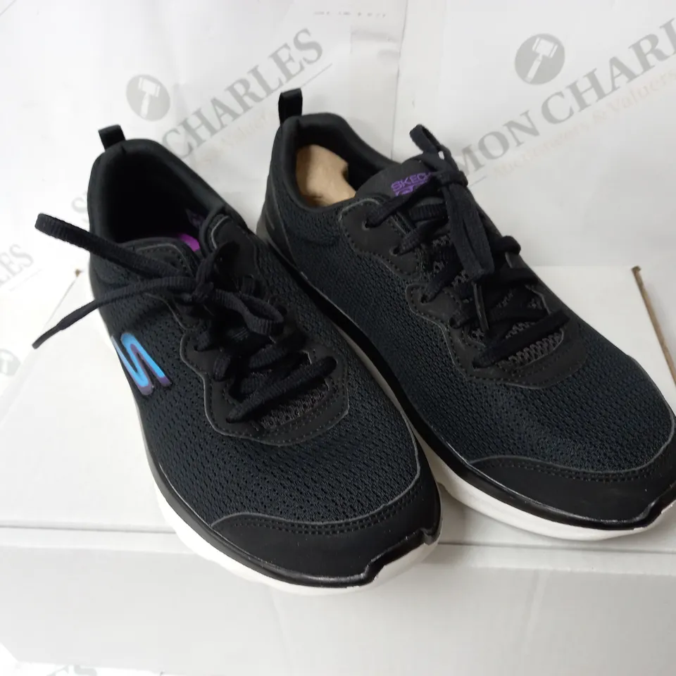 SKETCHERS TRAINERS BLACK SIZE 3.5