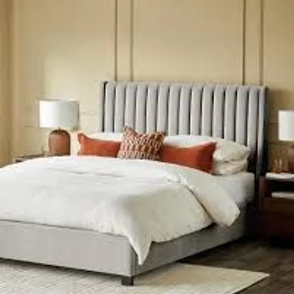 BOXED AMALFI LIGHT GREY VELVET KING SIZE OTTOMAN STORAGE BED (3 BOXES)