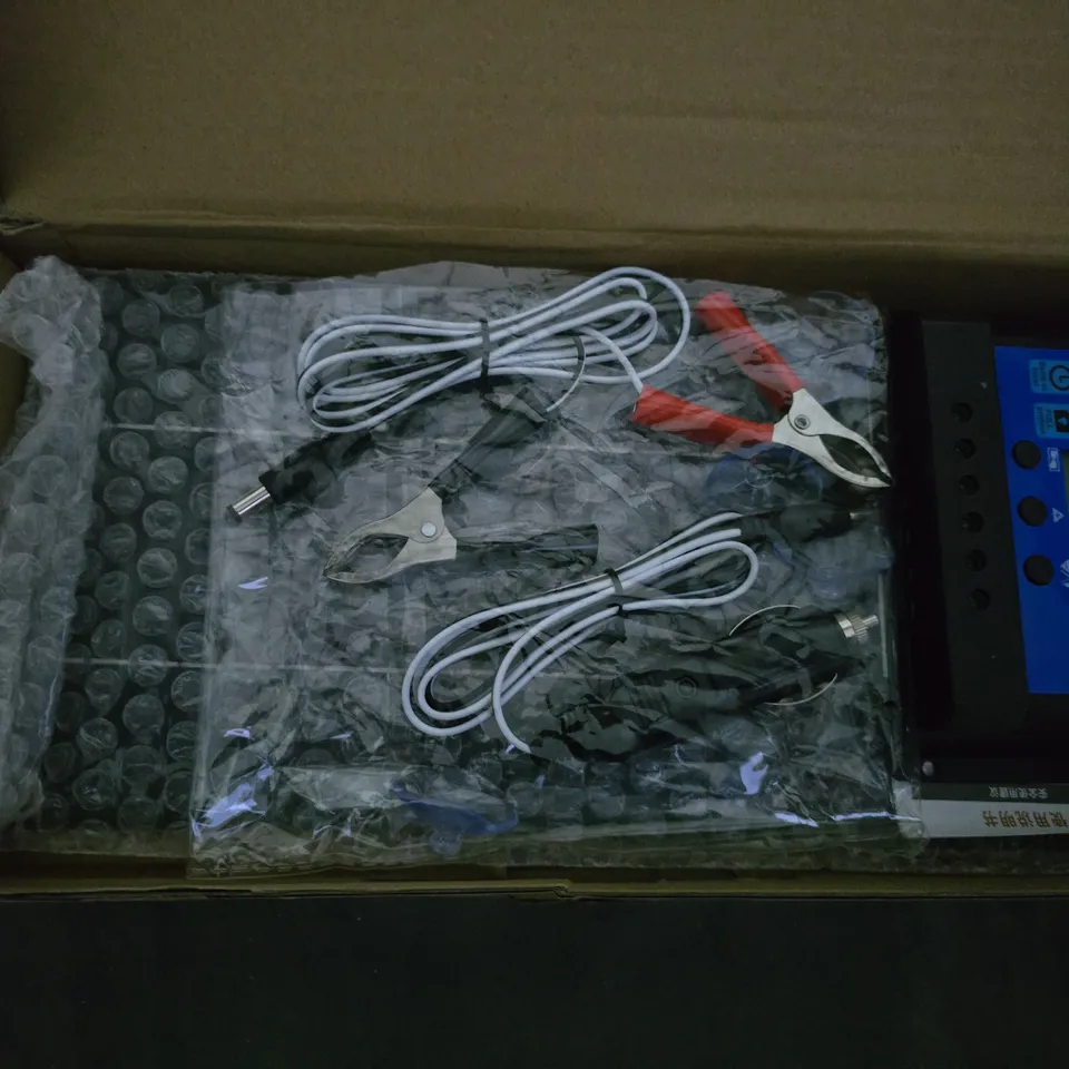 Solar Charge Controller with Cables – Blue Display Unit